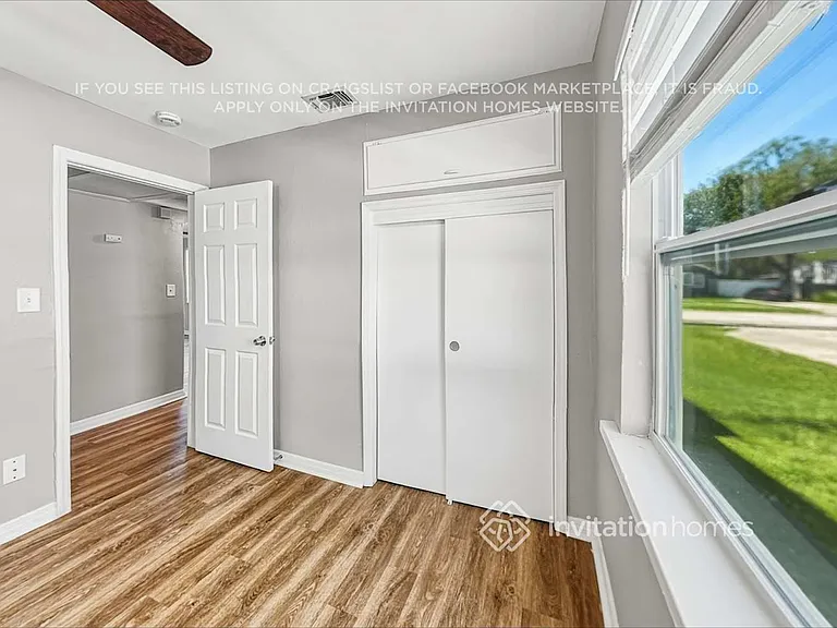 833 61st Ave NE — Photo 16
