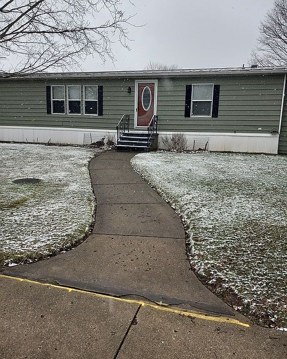 1st image of 2208 Strawberry Ln