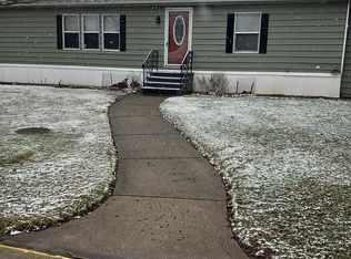 2208 Strawberry Ln, Kalamazoo, MI 49004