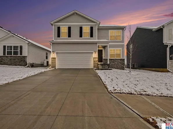 20513 Swallowtail St, Gretna, NE 68028