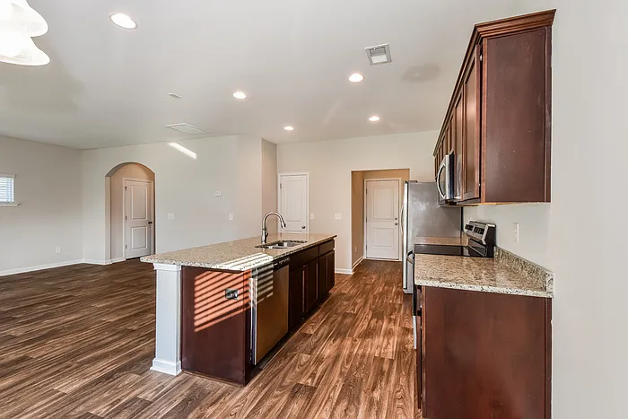 308 Beacons Field Rd — Photo 6