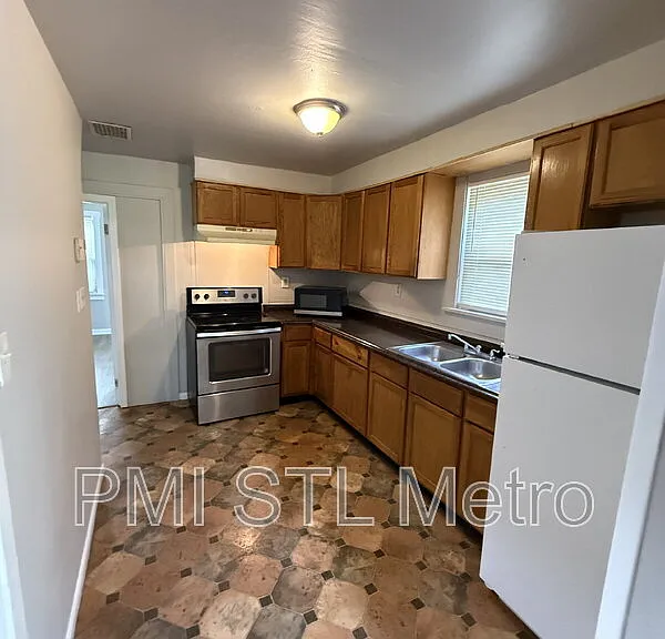 6170 Emerald Ave — Photo 5