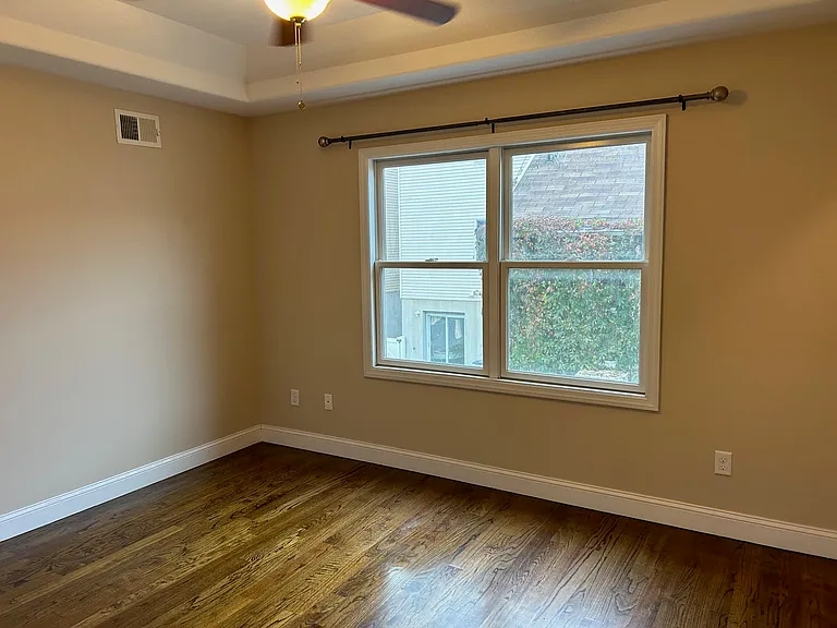 414 Sussex St #2 — Photo 3