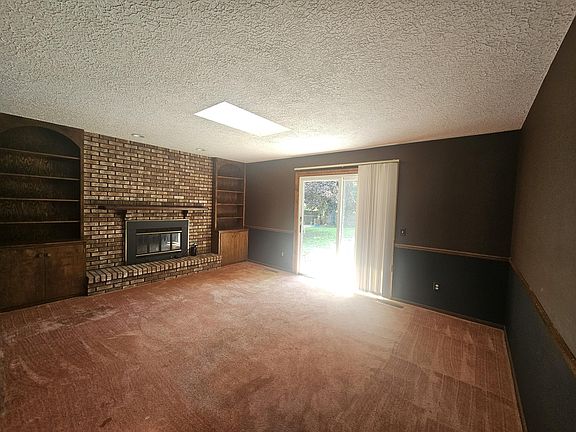 4th image of 6392 Enola Ave