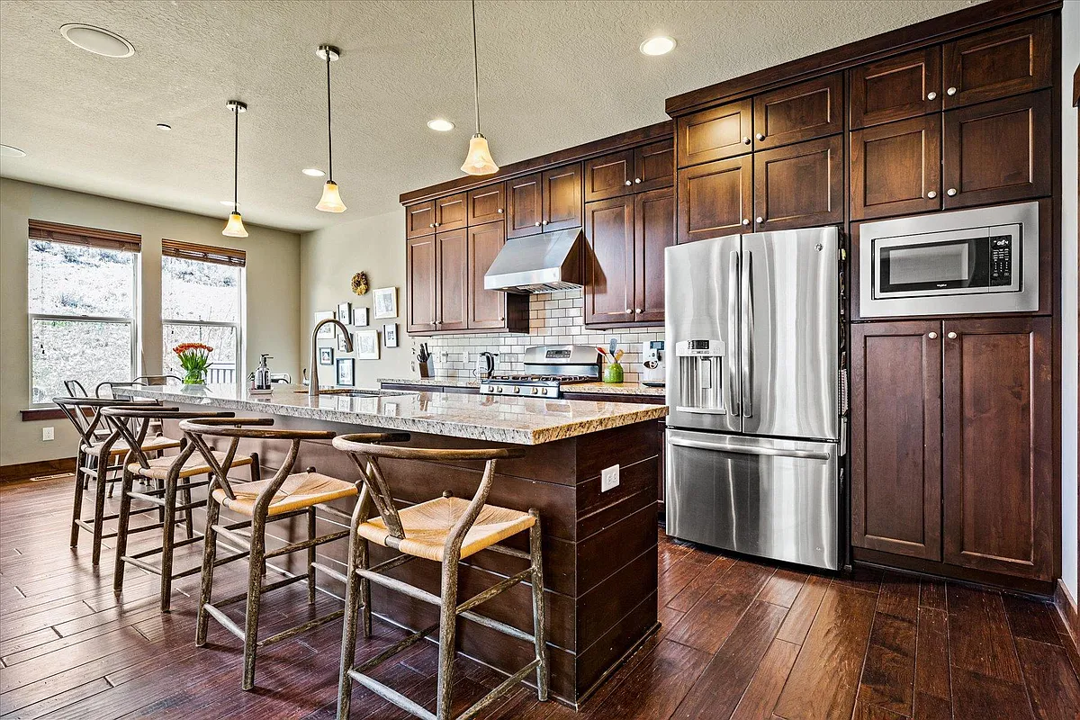 Building Photo - 871 W Abigail Dr