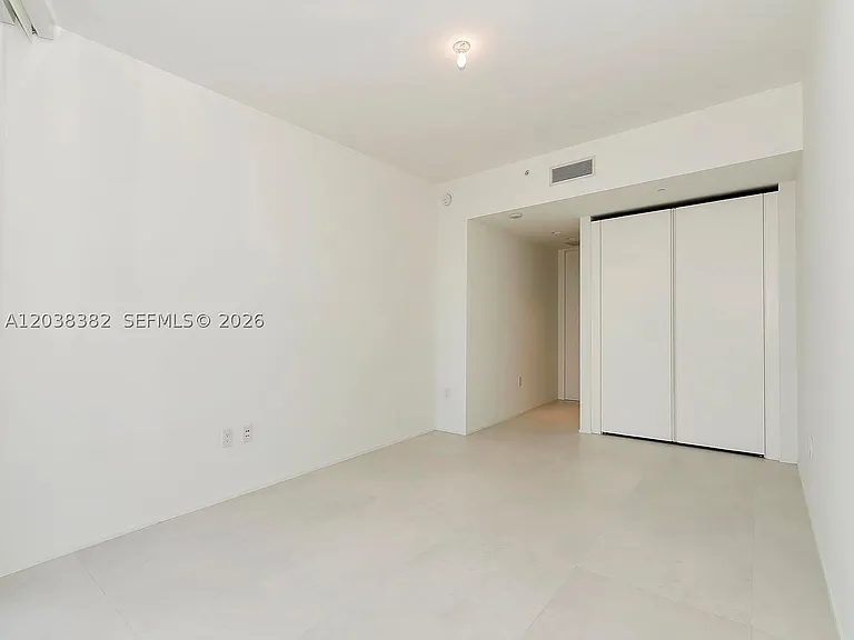 1000 Biscayne Blvd #2002 — Photo 35
