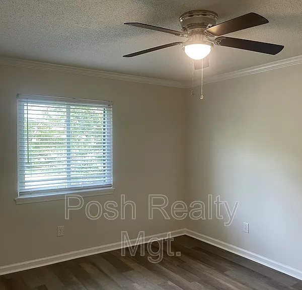 502 Mystic Dr #B — Photo 8