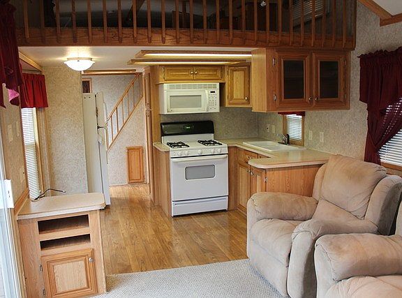 5th image of 130 Dogwood Ln