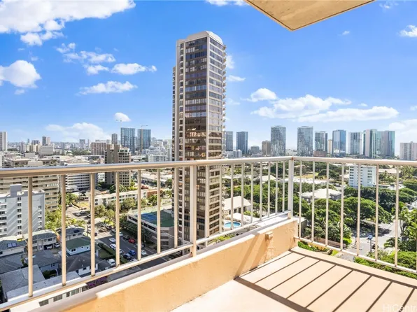 1314 Victoria St APT 1602, Honolulu, HI 96814