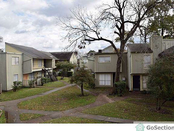 5th image of 5625 Antoine Dr #1401