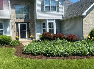 219 Shining Moon Path, Gilberts, IL 60136