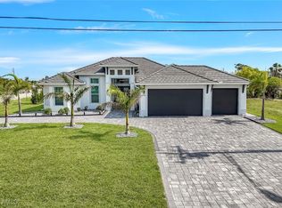 2590 Surfside Blvd, Cape Coral, FL 33914