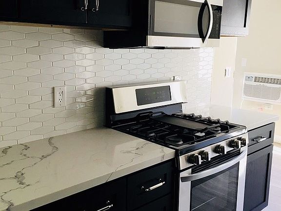 2nd image of 400 E Elk Ave APT 1