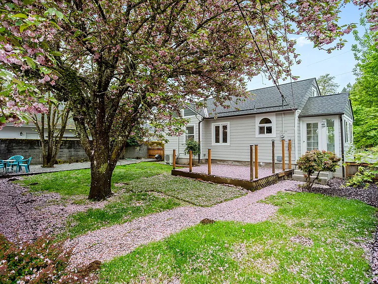 1346 NW Couch St — Photo 39