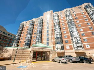 24 Courthouse Sq APT 212, Rockville, MD