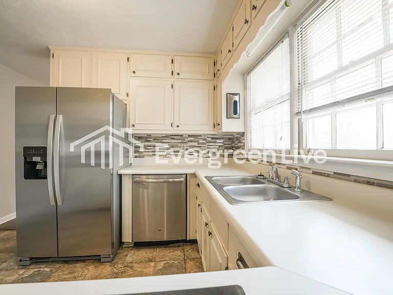 6636 Briarcliff Dr — Photo 3