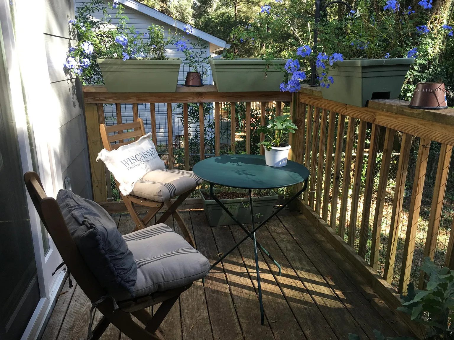 615 Collins Dr — Photo 3