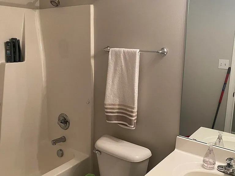 111 Howell Dr — Photo 8