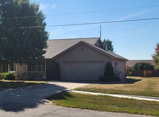 811 Hope Dr, Fremont, IN 46737