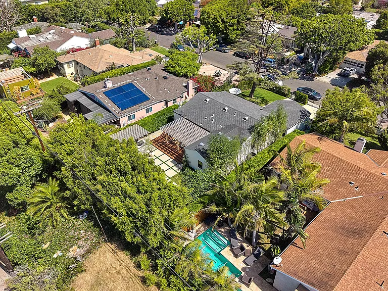 3435 S Bentley Ave — Photo 45