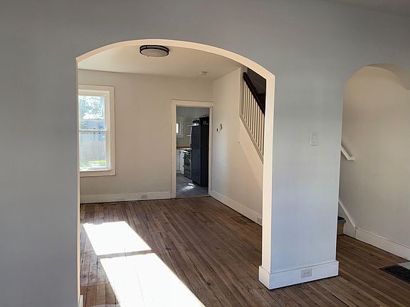 3rd image of 646 Hebrank St