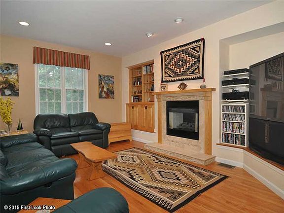 3rd image of 29 Fair Oaks Dr