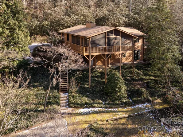 8 Priscilla Ln, Penrose, NC 28766