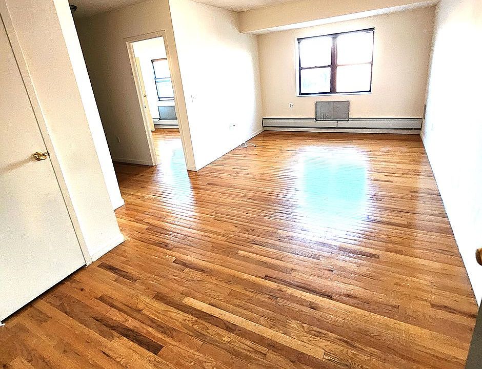 1st image of 28-14 31st St #507