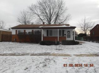 33615 Newport Dr, Sterling Heights, MI 48310