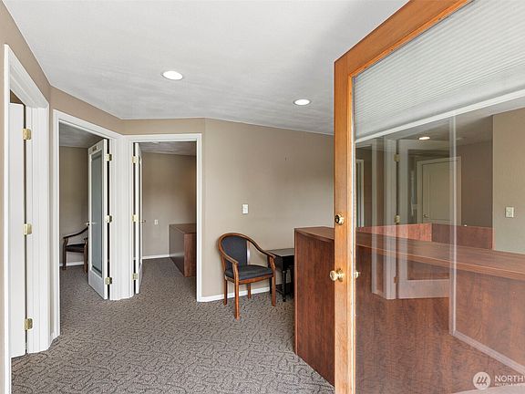 4th image of 2321 Wheaton Wy
