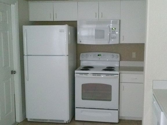 2nd image of 1513 S Silverstone Ct
