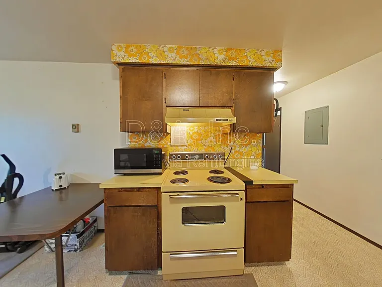 697 Jefferson St SE #4 — Photo 6