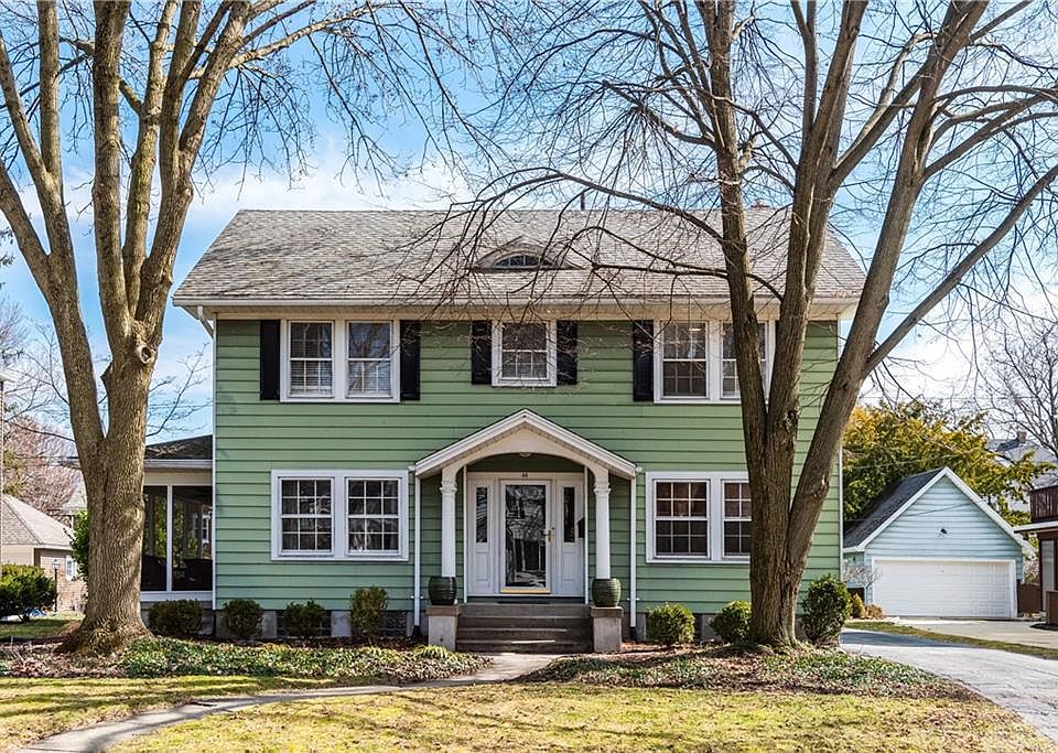 1st image of 44 Ivanhoe Ave