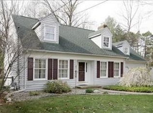 3335 Fair Oaks Dr, Kalamazoo, MI 49008