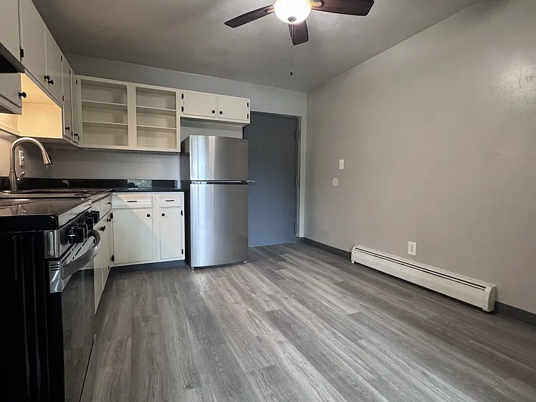 400 Riverside Dr #26 — Photo 2