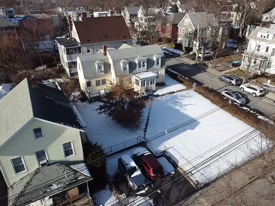 6 bed, $8,250 — Photo 1