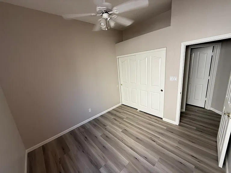 8836 W Adam Ave — Photo 10
