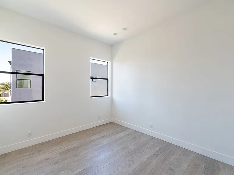 1805-1807 S Longwood Ave #1809 — Photo 17