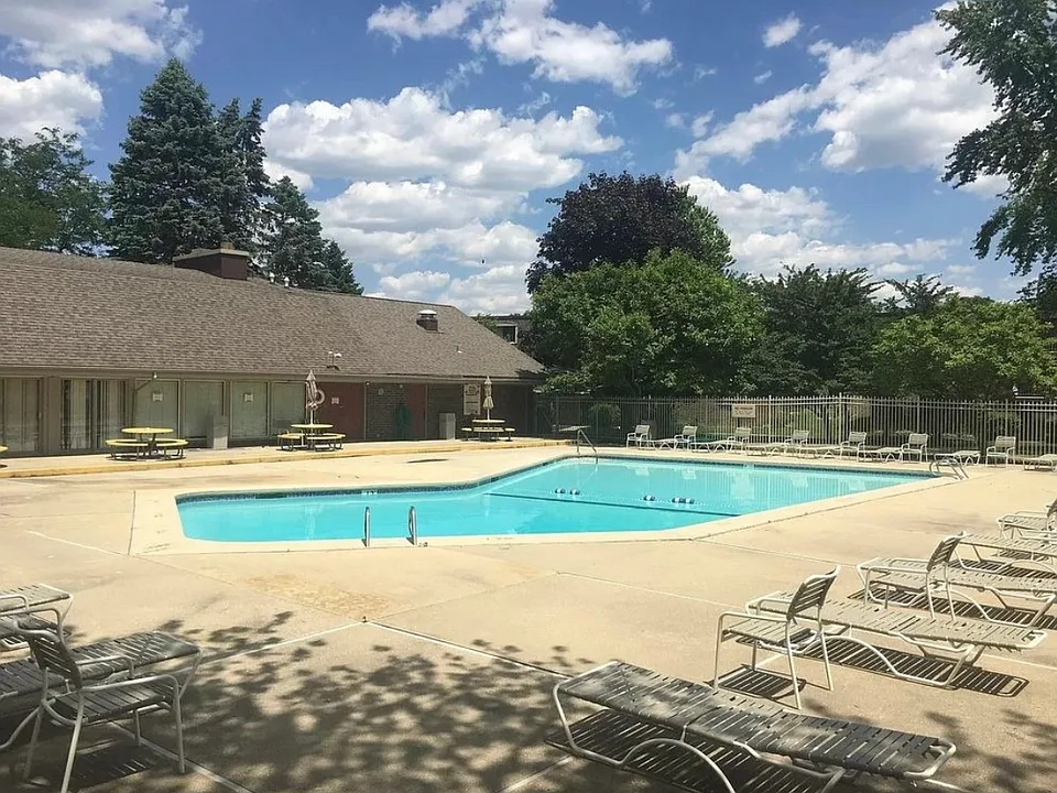 218 E Bailey Rd