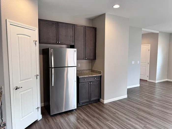 4 bed, 2.5 bath, 1599 sqft, $2,145 — Photo 4