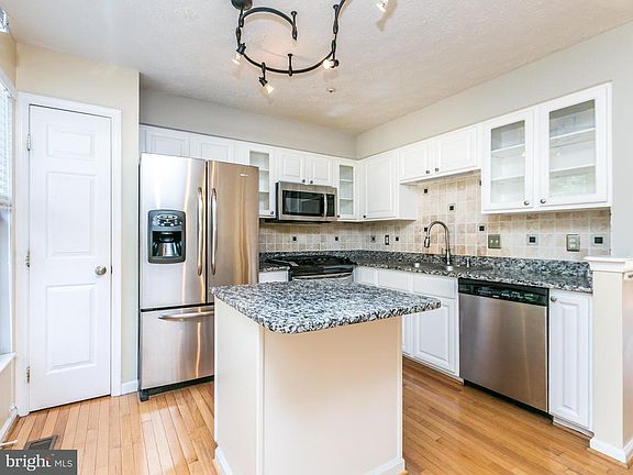 3rd image of 8508 Pine Meadows Dr