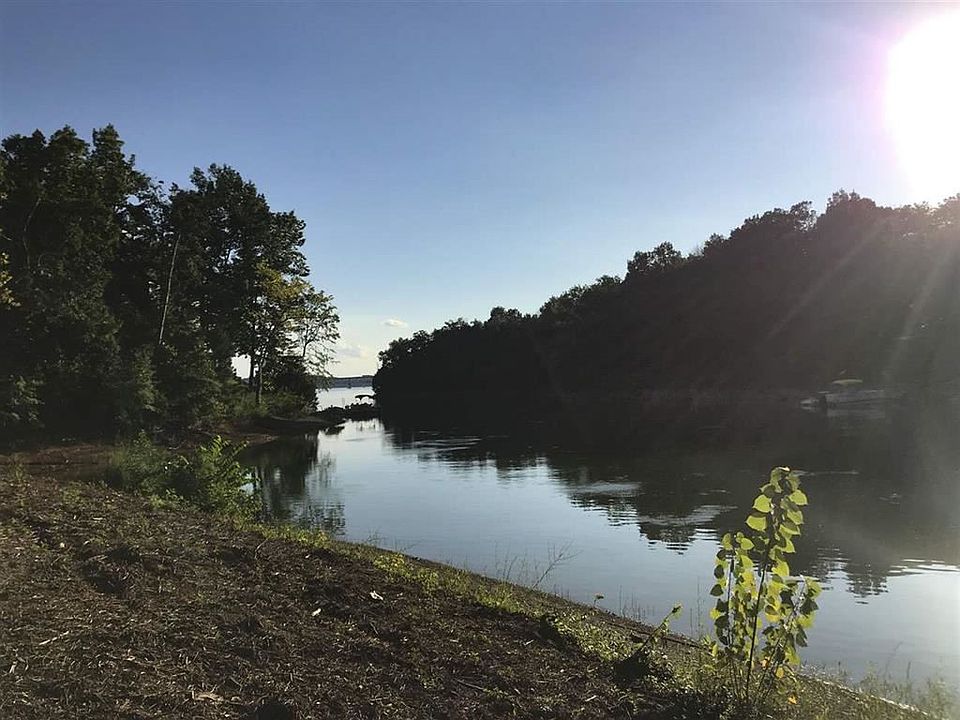2nd image of Lakeside Dr