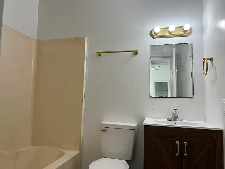 411 Krewson St — Photo 9