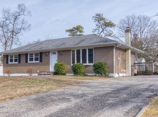 393 Eisenhower Ave, Bayville, NJ 08721