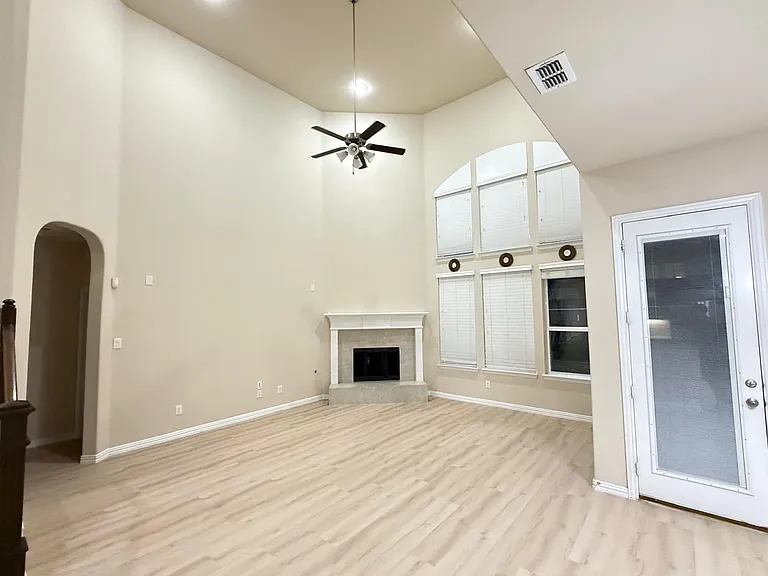 6112 Eldridge Ln — Photo 6
