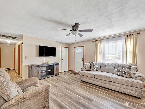 2nd image of 813 Judy Ave