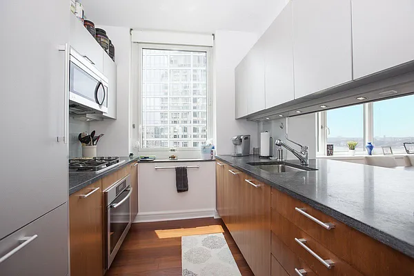 Rented by BLU Real Estate | media 2