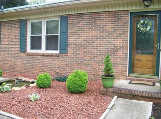 797 White Pines Country Club Rd, Mount Airy, NC 27030