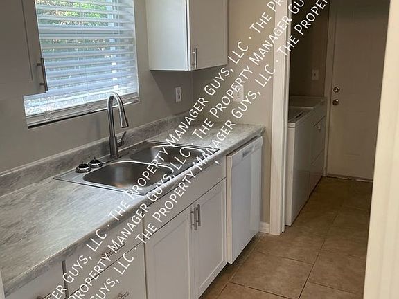 4th image of 2549 Lawler Ln