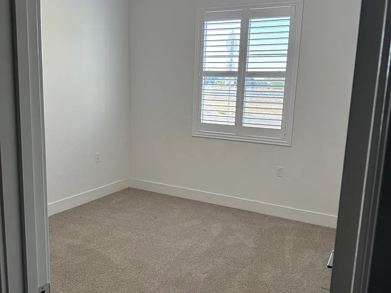 525 E Riverway Ave — Photo 34